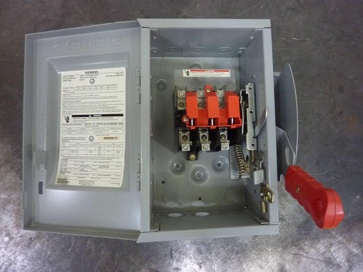Used SIEMENS 30 Amp Safety Disconnect Switch HNF361 VBII USED