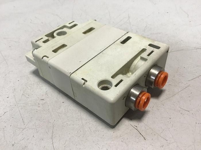 Used SMC Double Check Block Valve VQ2000-FPG #120586