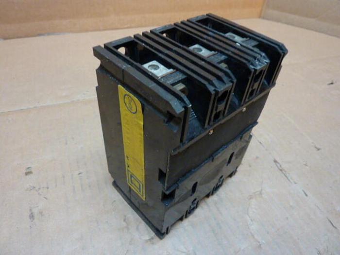 Used SQUARE D 15 Amp Circuit Breaker FAL32015 #28446