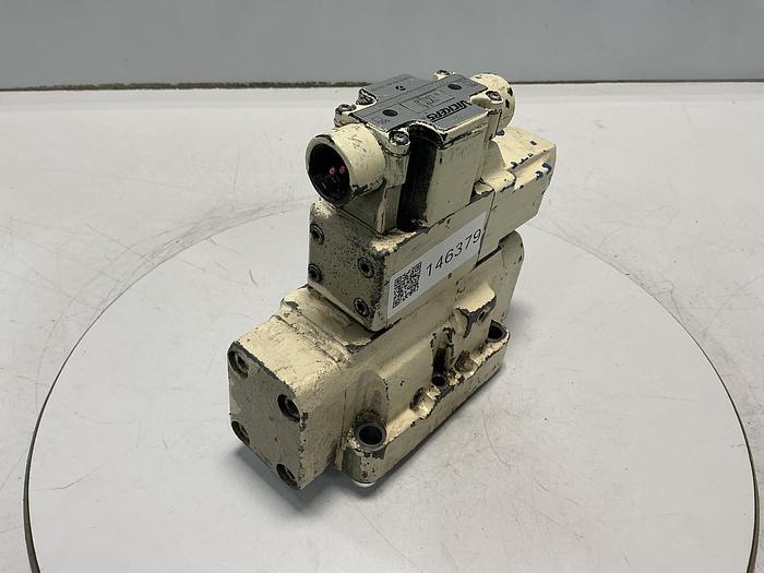 Used VICKERS DG5S4-042A-PL-T-40-T-40-JA-M