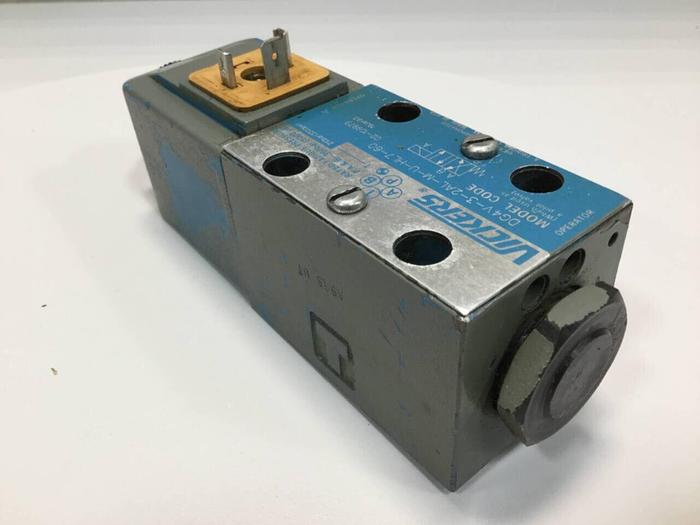 Used VICKERS Valves DG4V-3-2AL-M-U-HL7-60 #98834
