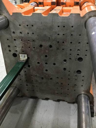 Used CINCINNATI MILACRON Machine Clamp VT440-21 Ejector Box USED