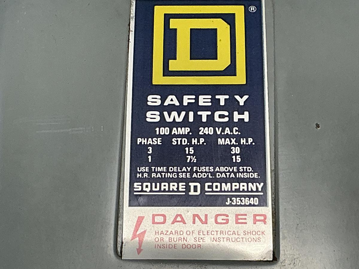 Used SQUARE D D-323N