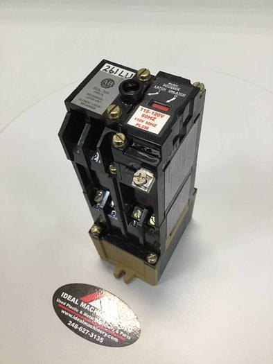 Used ALLEN BRADLEY AC Relay 700-P400A1 SER B CONTACT NO #92934