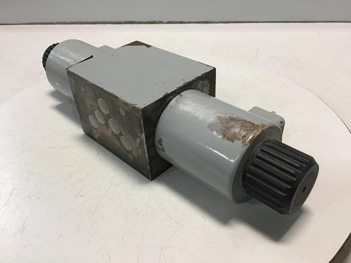 Used BOSCH Valve 081WV10P1V1001WS024/00D51 #138457