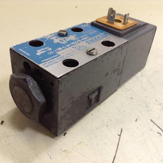 Used VICKERS Directional Hydraulic Valve DG4V322AMUHL760 Used