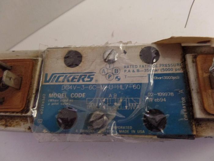 Used VICKERS Directional Valve DG4V-3-6C-M-U-HL7-60 #2725