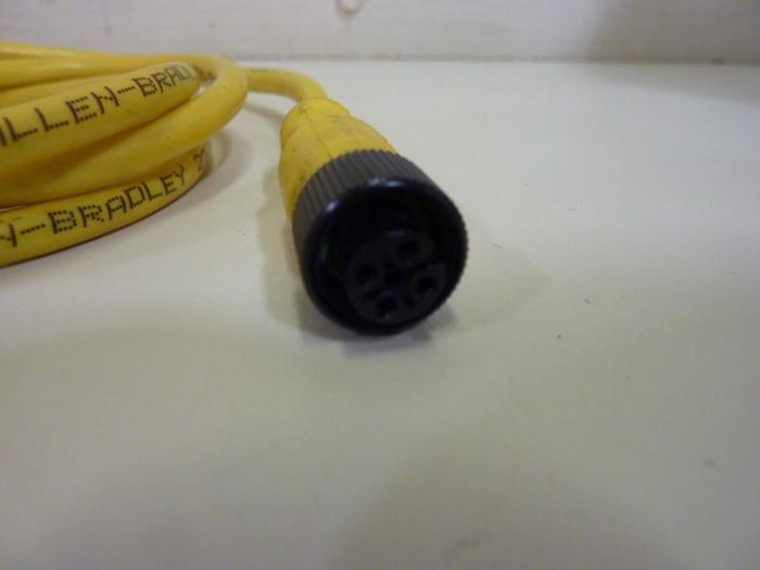 Used ALLEN BRADLEY Photoswitch & Cable 889D-F4ACDM-1 SER B #55404