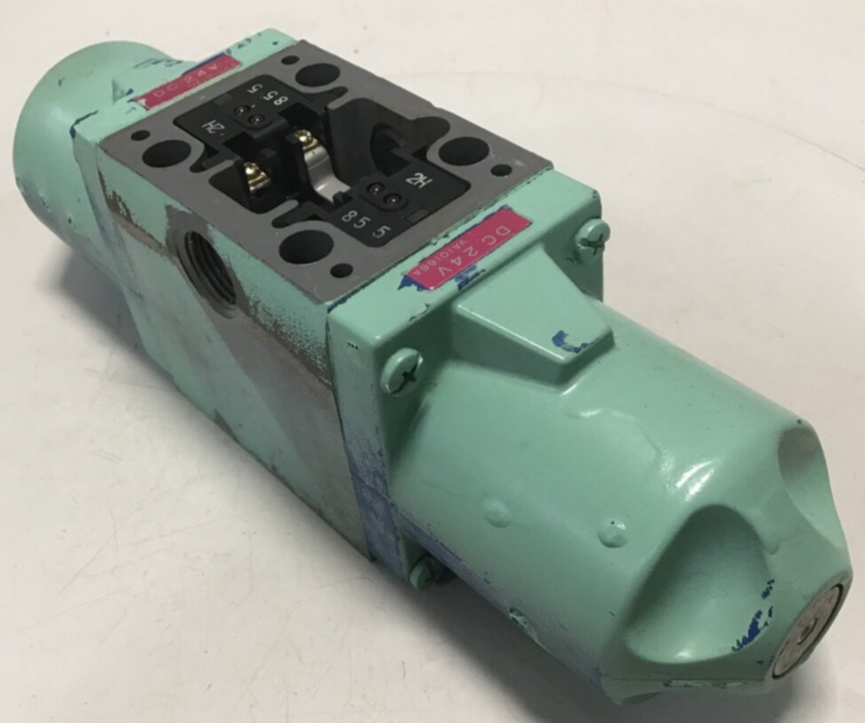 Used SPERRY VICKERS Valve DG4S533CWTRF10 USED