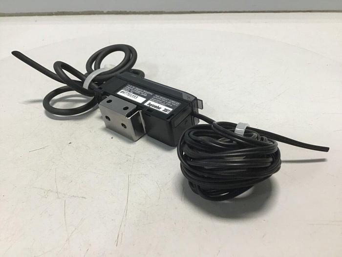 Used KEYENCE CORP Digital Laser Sensor Amplifier LV-21A #112924