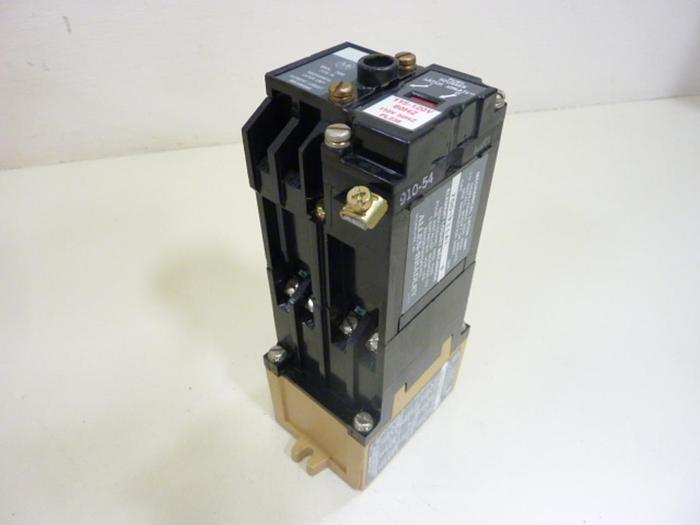Used ALLEN BRADLEY AC Relay 700-P400A1 SER B #10425 DNL SCRAPPED
