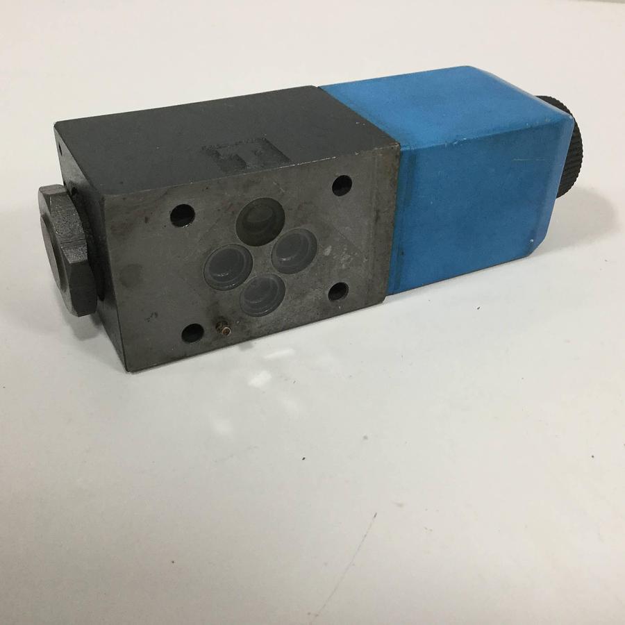 Used VICKERS Valve DG4V-3-2A-M-U-H7-60 Used