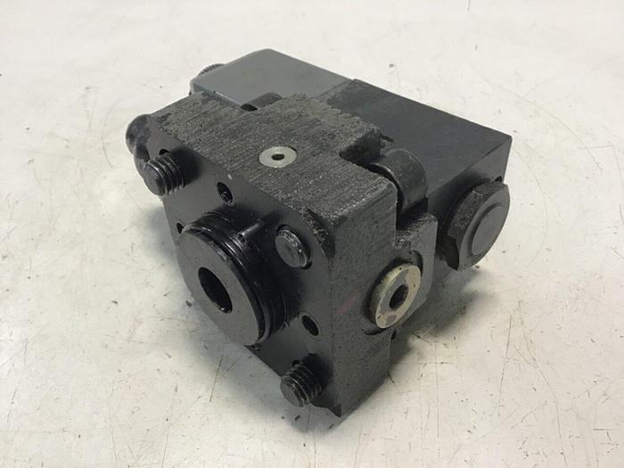 Used VICKERS Valves DG4V-3-2AL-M-U-HL7-60 Used