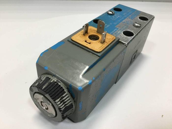 Used VICKERS Valves DG4V-3-2AL-M-U-HL7-60 #98834