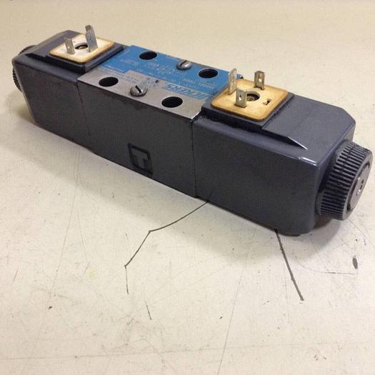 Used VICKERS Directional Valve DG4V-3-6C-M-U-HL7-60 Used