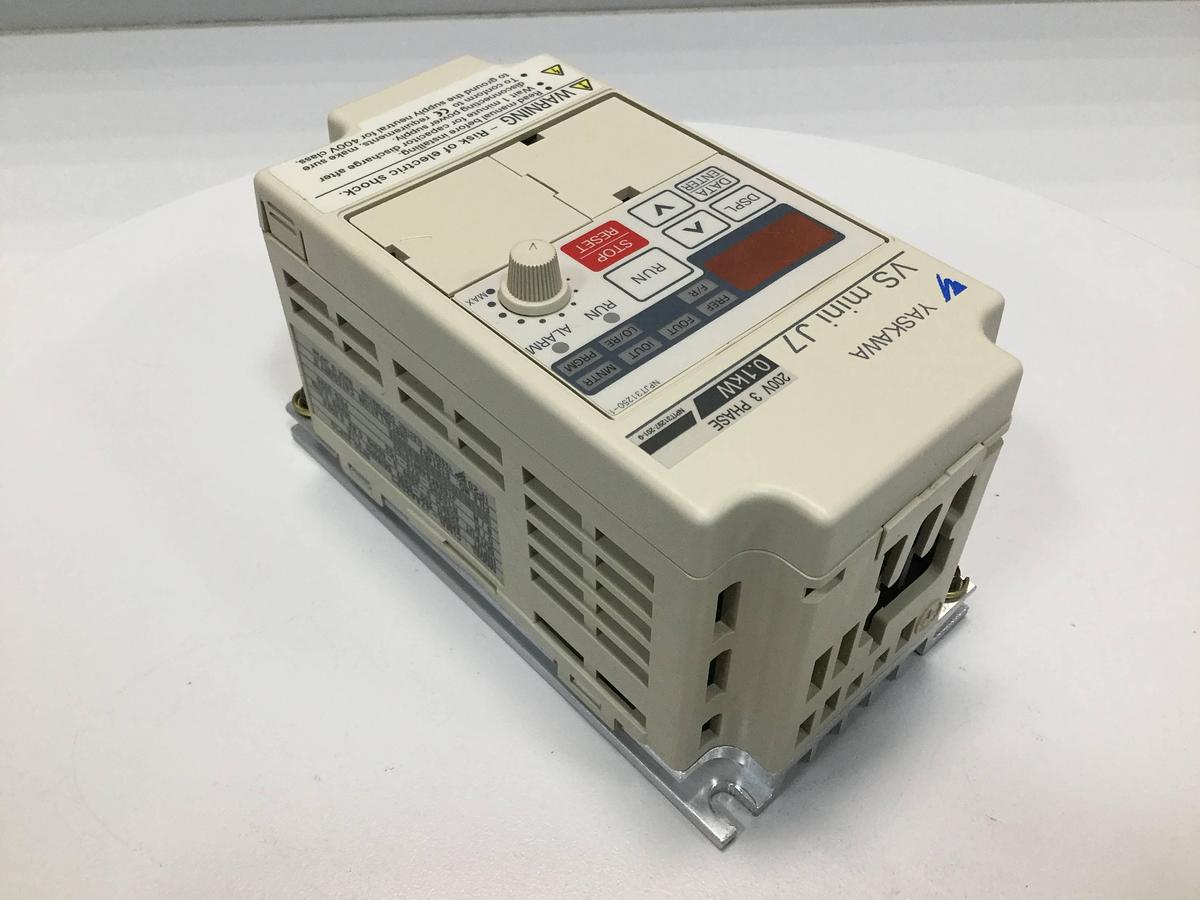 Used YASKAWA VS Mini J7 Inverter CIMR-J7AA20P1 USED