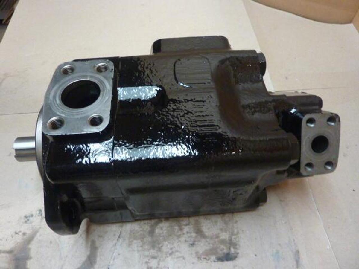 Used VICKERS Hydraulic Vane Pump 4520V42A8 USED