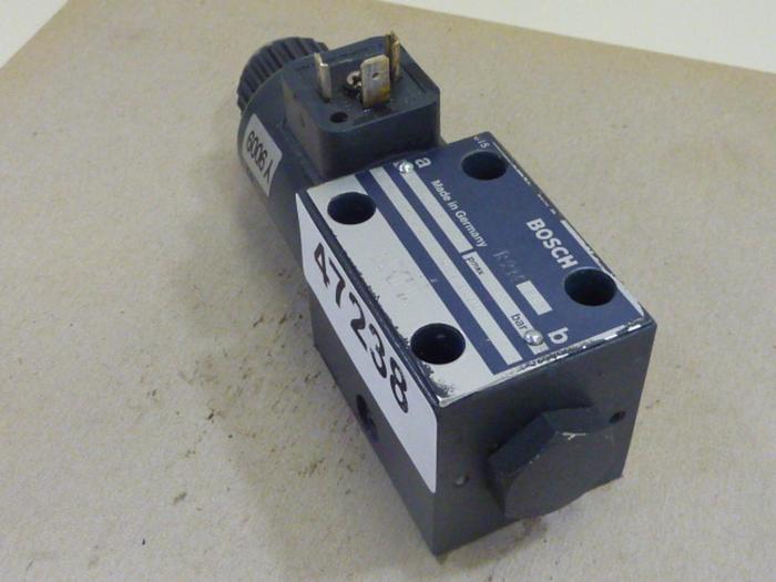 Used BOSCH Directional Valve 0 810 091 227 #47238