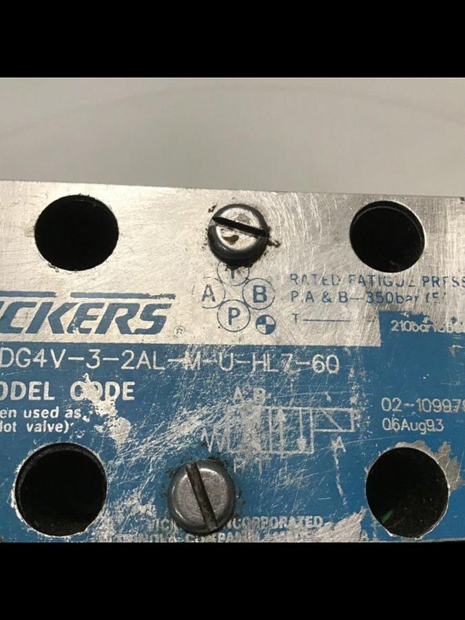 Used VICKERS Valves DG4V-3-2AL-M-U-HL7-60 Used