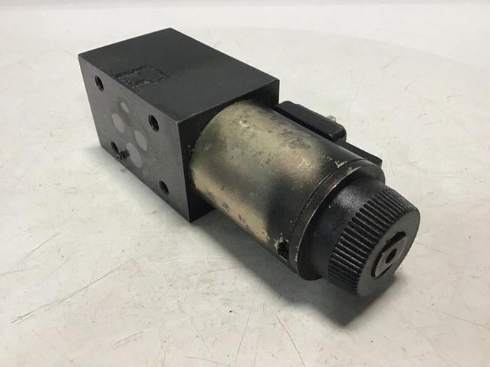 Used VICKERS Valve DG4V3S22AMUHL760EN490 Used