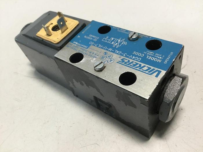 Used VICKERS Valves DG4V-3-2AL-M-U-HL7-60 #110430