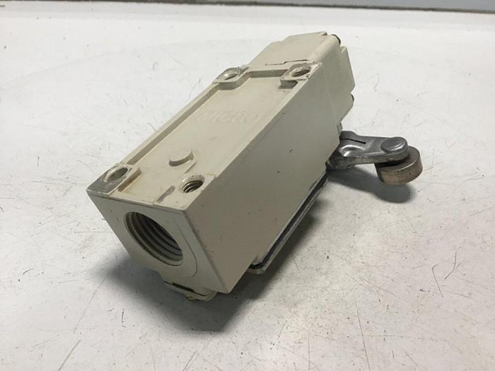 Used YAMATAKE Limit Switch LJA10-11A21N-003 #121733
