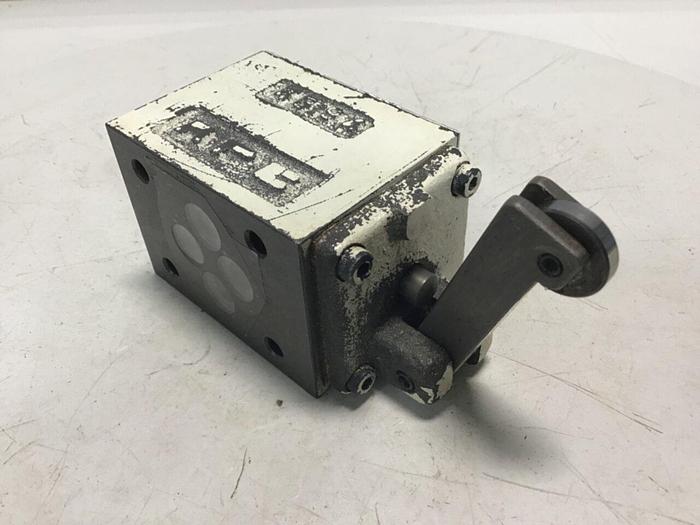 Used YUKEN Directional Valve DCG-01-2B2-R-40 #132164