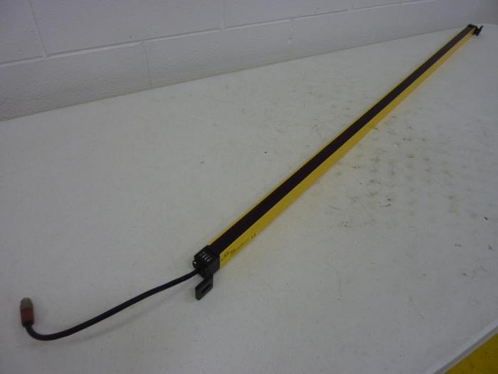 Used STI Light Curtain Receiver MCF47-14-1200-R1 Used