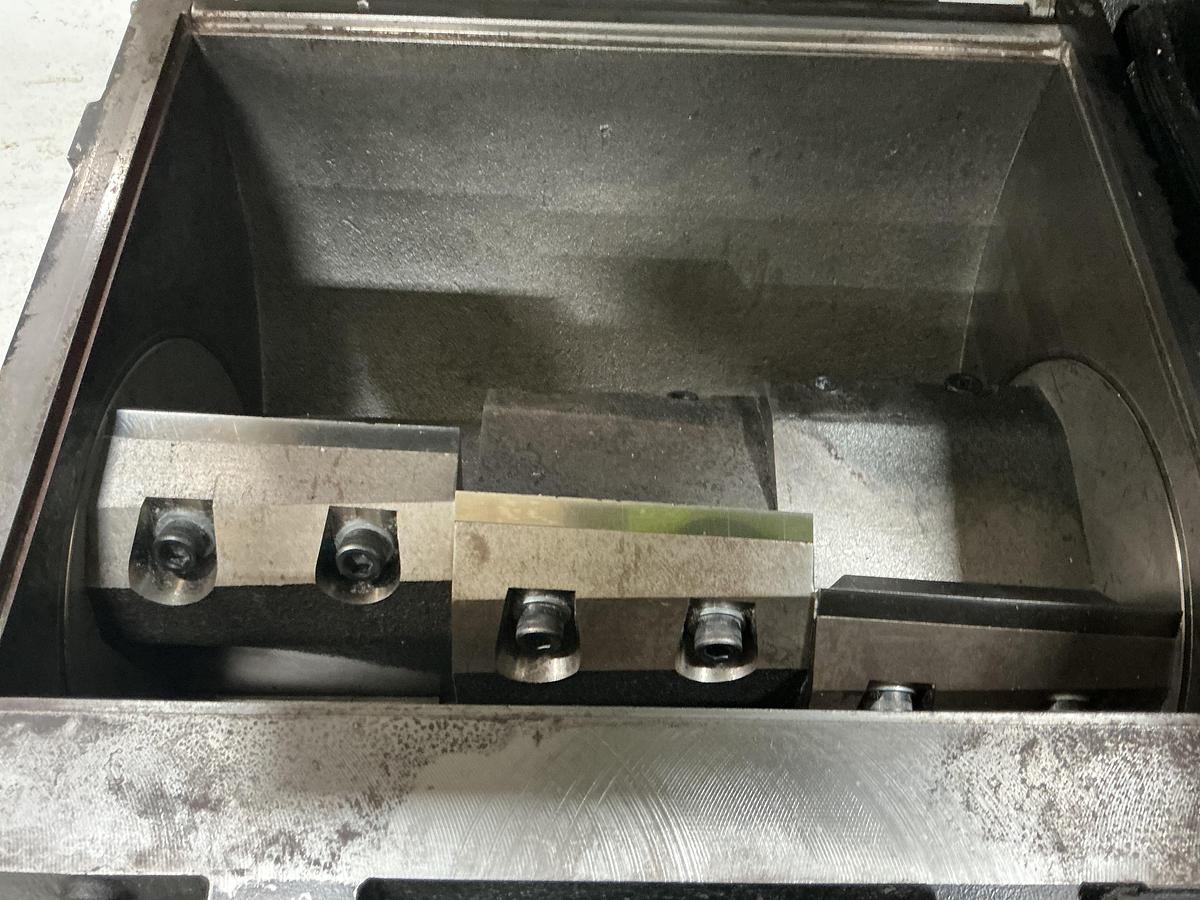 Used MILACRON MG814 GRINDER