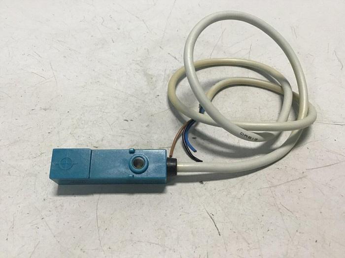 Used YAMATAKE Proximity Switch FL2-4A6S #128214