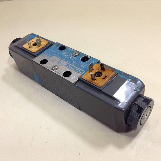 Used VICKERS Directional Valve DG4V-3-6C-M-U-HL7-60 Used