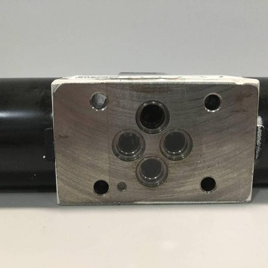 Used TOKIMEC Directional Control Valve DG4VS-3-0C-M-P7-P12-52 #94737