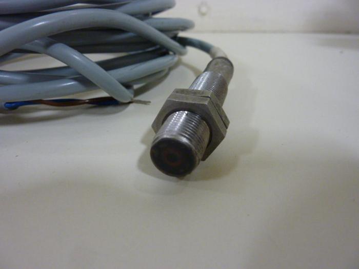 Used CUTLER HAMMER Inductive Proximity Sensor E57SAL12A2 #55636