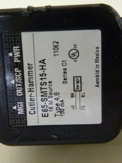 Used CUTLER HAMMER Photoelectric Sensor E65-SMTS15-HA #54913