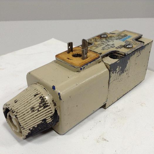 Used VICKERS Directional Control Valve DG4V32ALMUH940 #89902