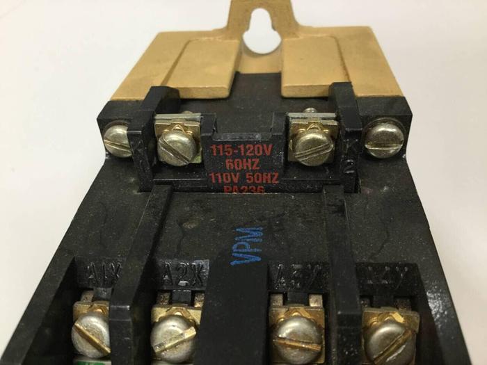 Used ALLEN BRADLEY AC Relay 700-P1000A1 SER B #92931
