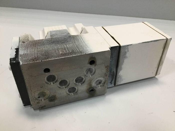 Used MOOG Servo Valve J661-040A Used