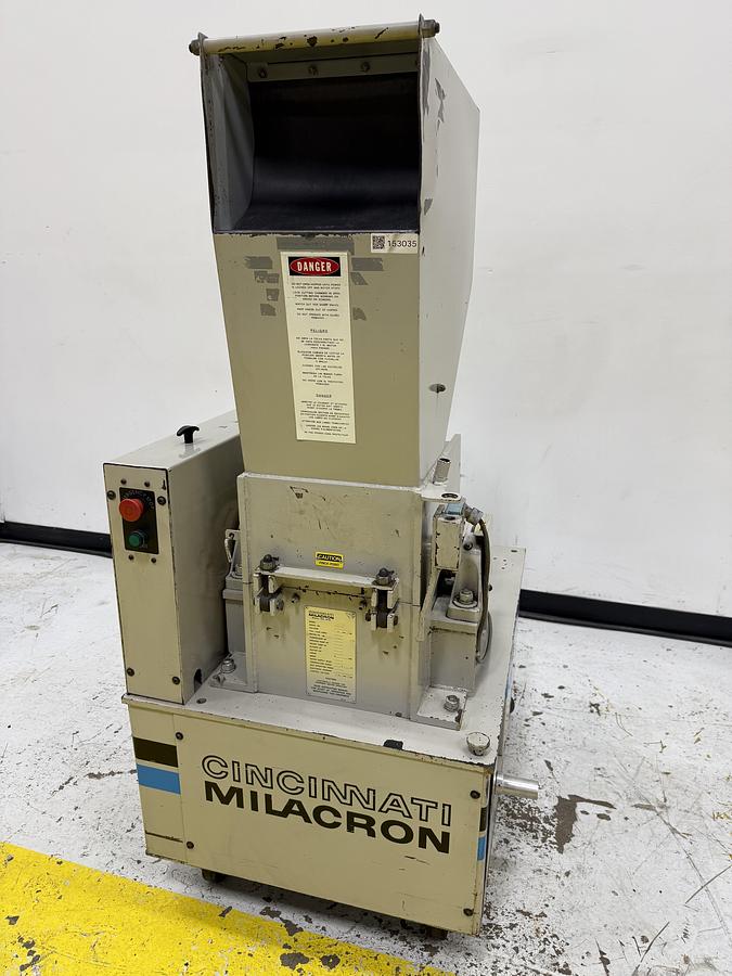 Used DNL / not cleaned CINCINNATI MILACRON CMS 912 Grinder USED