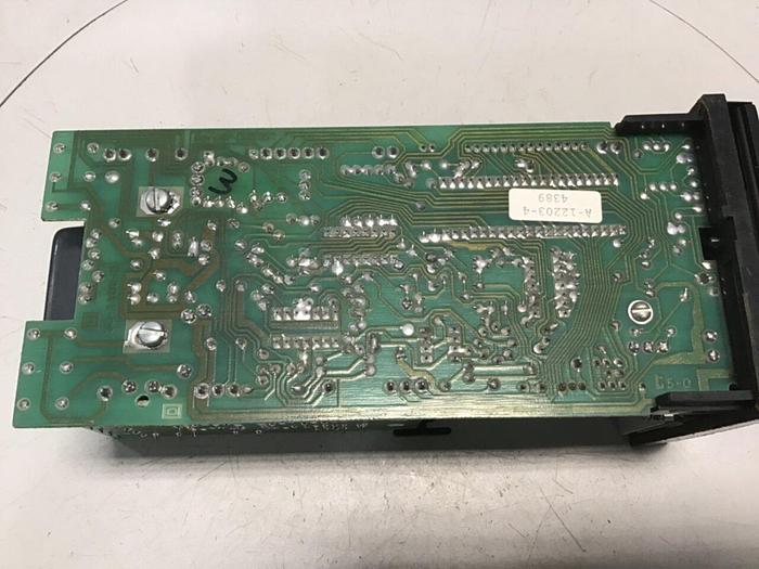 Used BARBER COLMAN Temperature Control 585A-20016-000-0-00 #129797