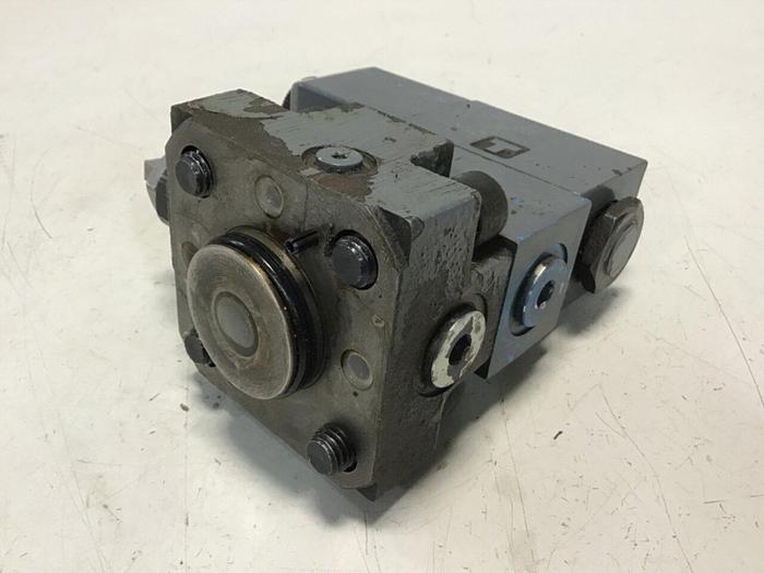 Used VICKERS Valves DG4V-3-2AL-M-U-HL7-60 #139696