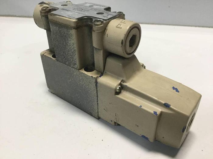 Used SPERRY VICKERS Valve DG4V32APLT10JAS310 #99387