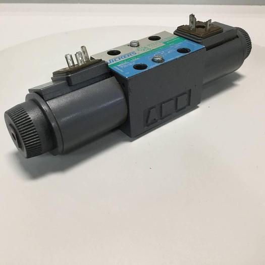 Used VICKERS Solenoid Valve DG4V-3S-6C-M-U-HL7-60-EN490 Used