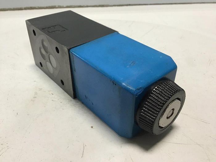 Used VICKERS Valve DG4V-3-2A-M-U-H7-60 #131560