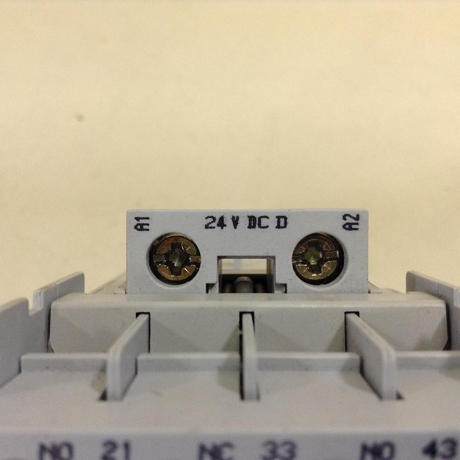 Used ALLEN BRADLEY Control Relay 700-CF310D SER A USED