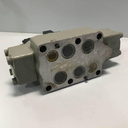 Used VICKERS Directional Valve DG4V-3-6C-M-P2-T-7-50 #92340