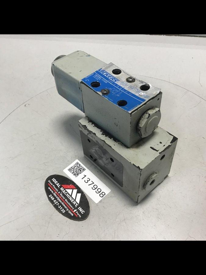 Used VICKERS Valve DG4V37AMUH760 #137998