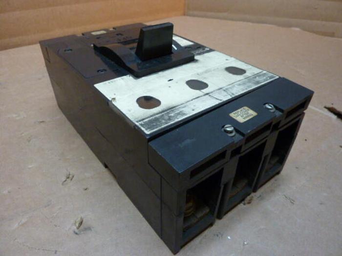 Used SQUARE D 400 Amp Circuit Breaker LAF3640036MV627B Used