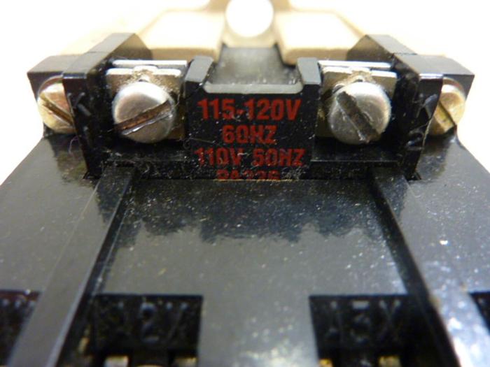 Used ALLEN BRADLEY AC Relay 700-P400A1 SER B #43957