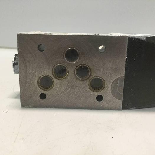 Used VICKERS Tokimec Directional Control Valve DG4V52AMP7LH740 #95330