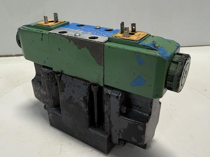 Used VICKERS DG4V-3-6C-M-U-H7-60